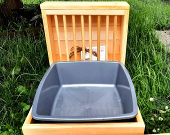 Rabbit Hay Feeder, Dowel Hay Rack, Bunny Hay Feeder with Litter Box, Small Animal Litter Tray, Guinea Pig Litter Training, Made in Canada