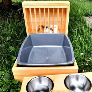 Rabbit Hay Feeder, Dowel Hay Rack, Bunny Hay Feeder with Litter Box, Small Animal Litter Tray, Guinea Pig Litter Training, Made in Canada