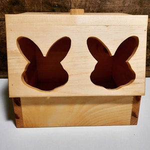 Rabbit Hay Feeder, Kiln-Dried Pine Bunny Hay Storage, Double Holes, Double Bunnies Feeding Station, Small Animal Hay Holder, Made in Canada