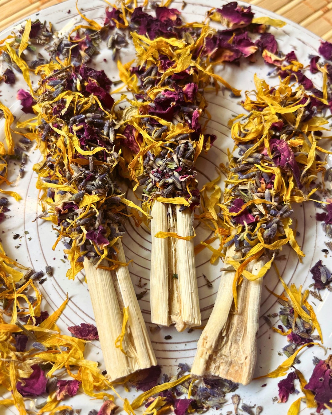 Autumn's Bounty Sweet Bamboo Chew Sticks: Rabbit & Guinea Pig Forage ...
