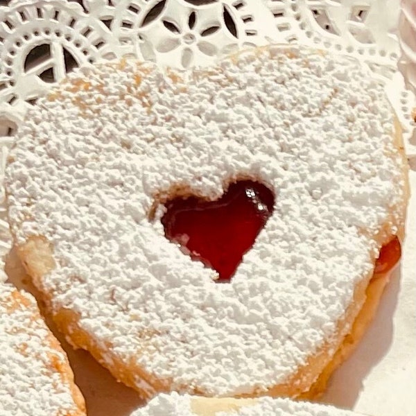 Austrian Almond Linzer Cookies / Ischl Tartlets / Ischlertortchen