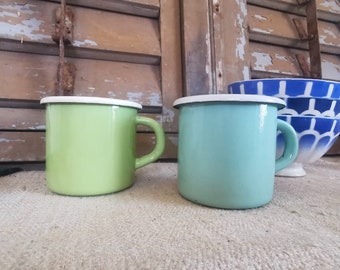 Set of 2 blue enamelled mugs / enameled cups / Cups / Enamelware / blue enamelware / Vintage retro kitchen Gift for her / Gift for him