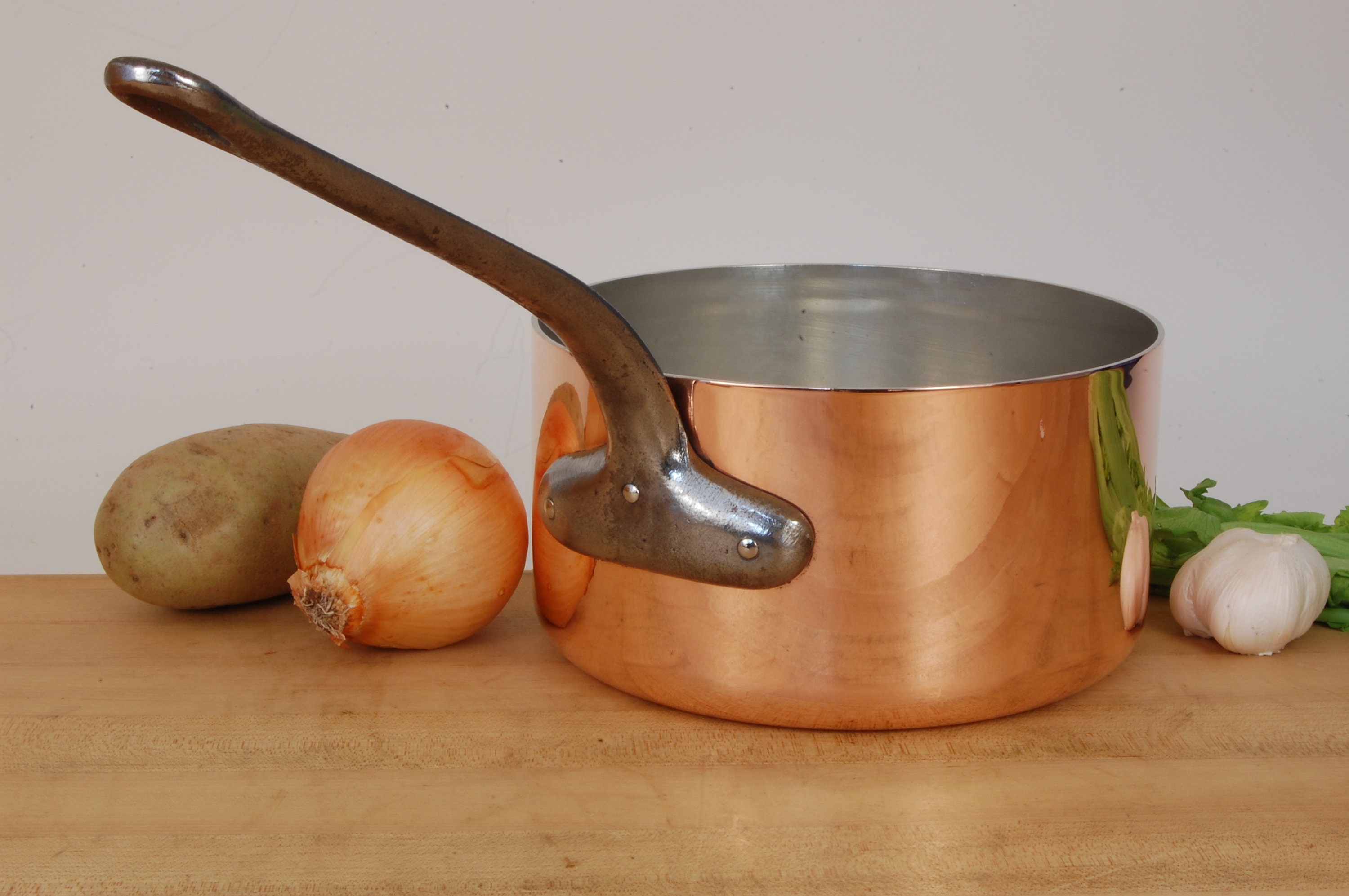 French Farmhouse Vintage Solid Hammered Copper Sauce Pot, Lamalle