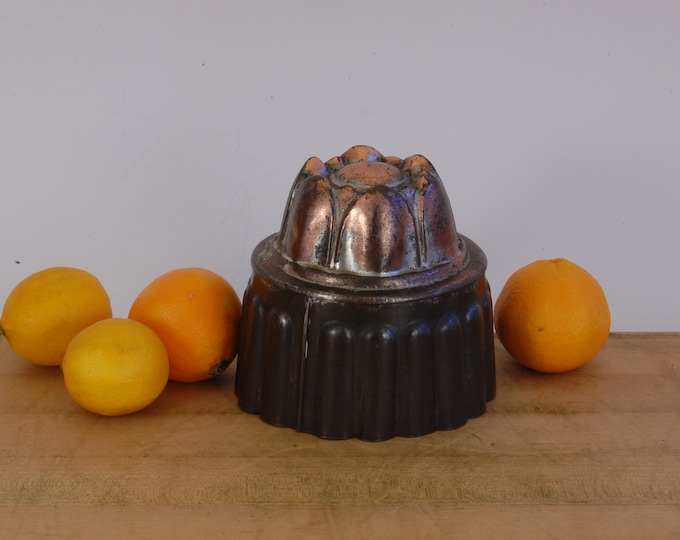 5" Vintage English Copper Gelatin/Food Decorative Mold. As Found. 0.4mm, 0lb. 5oz. We carry vintage and antique copper cookware.