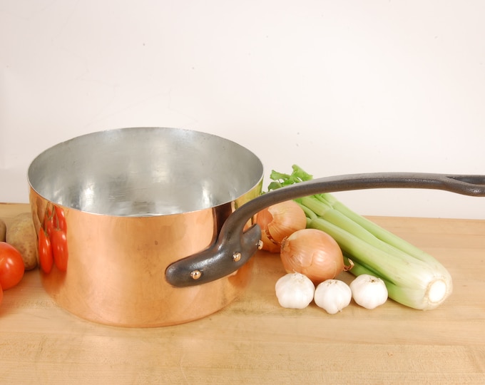 9lb+ NEW TIN - Hammered Finish. Ready to use in your kitchen. 11-1/4" DIA. We sell Vintage and Antique Copper Pans