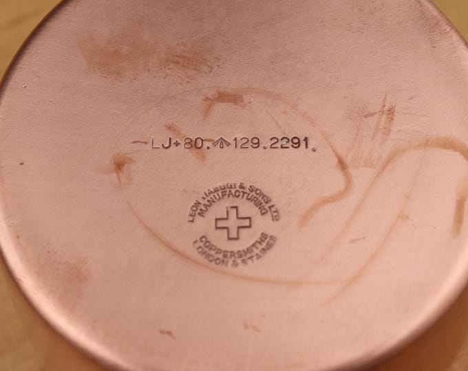Leon Jaeggi Military Charlotte Pan with Crows Foot (arrow). A beautiful piece of English history. Stunning on the table. Vintage Copper.