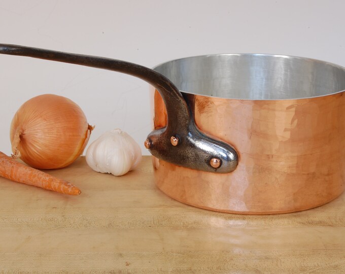 7" Villedieu ML Hammered NEW Tin French Sauce pan, 4lb 2oz, 2.5 MM. We sell vintage and antique copper pots and pans.