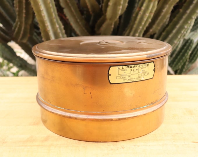 Dual Manufacturing Marked 12-3/8" Sieve. American Made in Chicago, IL. 6lb. 7oz., 0.8mm. As Found.