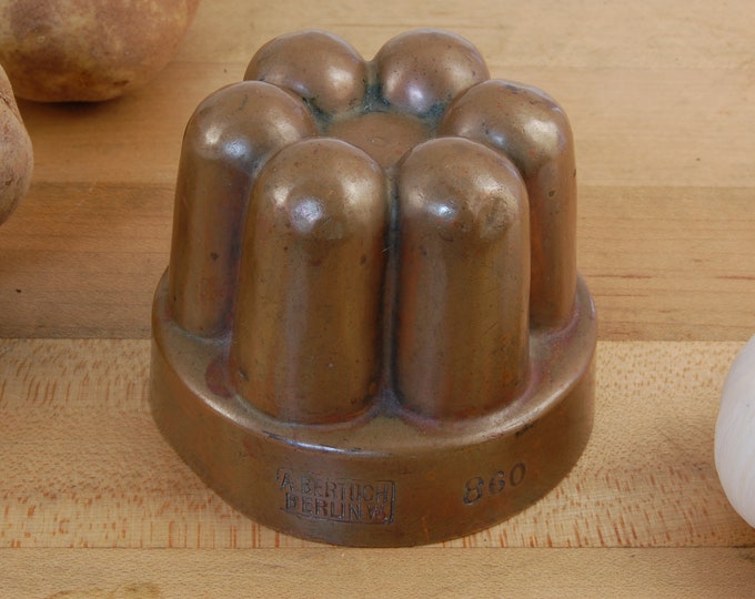A. Bertuch Berlin Stamped Vintage German Copper 2-5/8" Gelatin/Food Mold. As Found. 0.7mm, 0lb. 2oz. We sell vintage&antique copper cookware