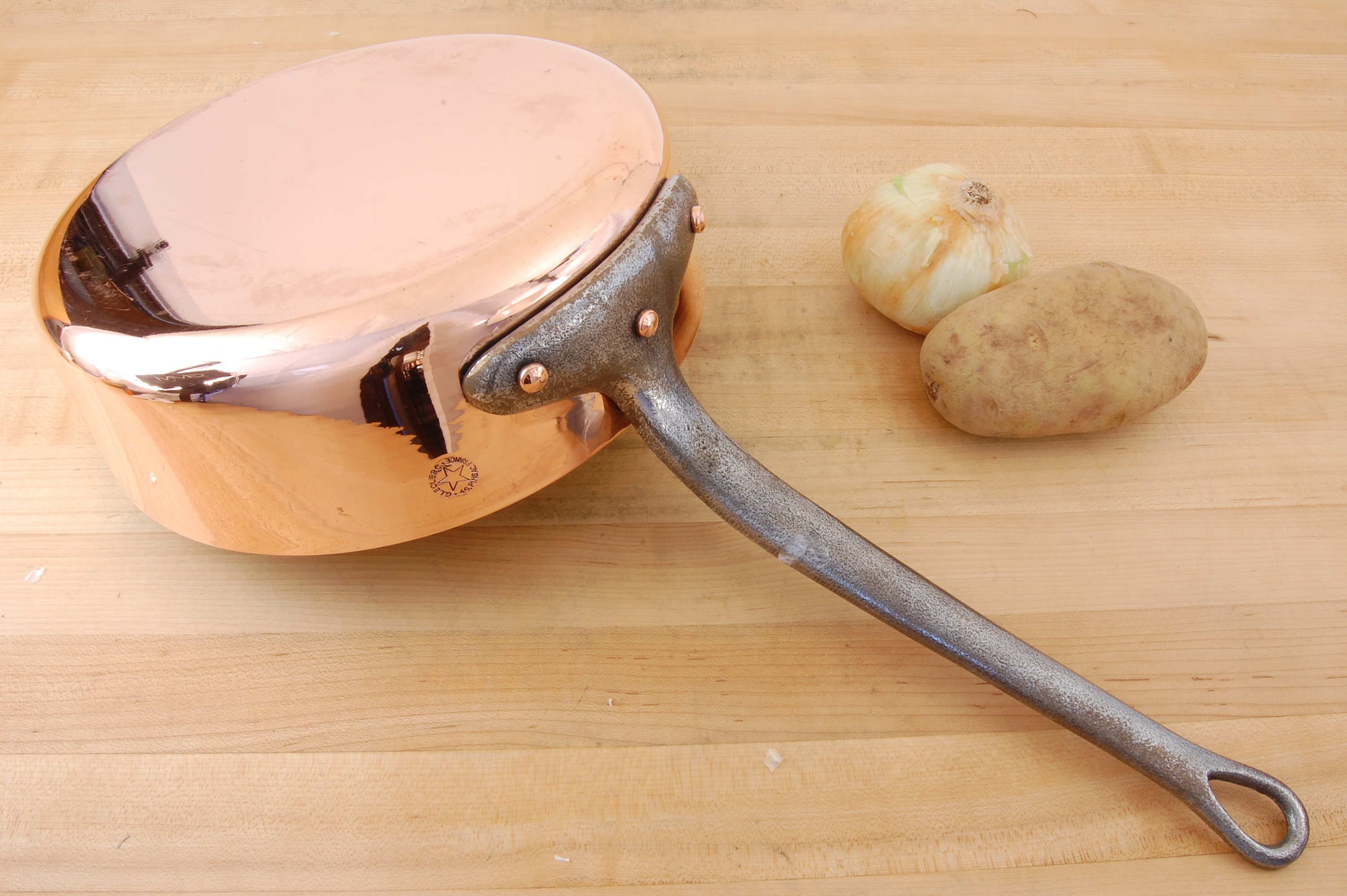 10 Leclerc Saute Retinned and ready for your kitchen. 4lb 15oz. This