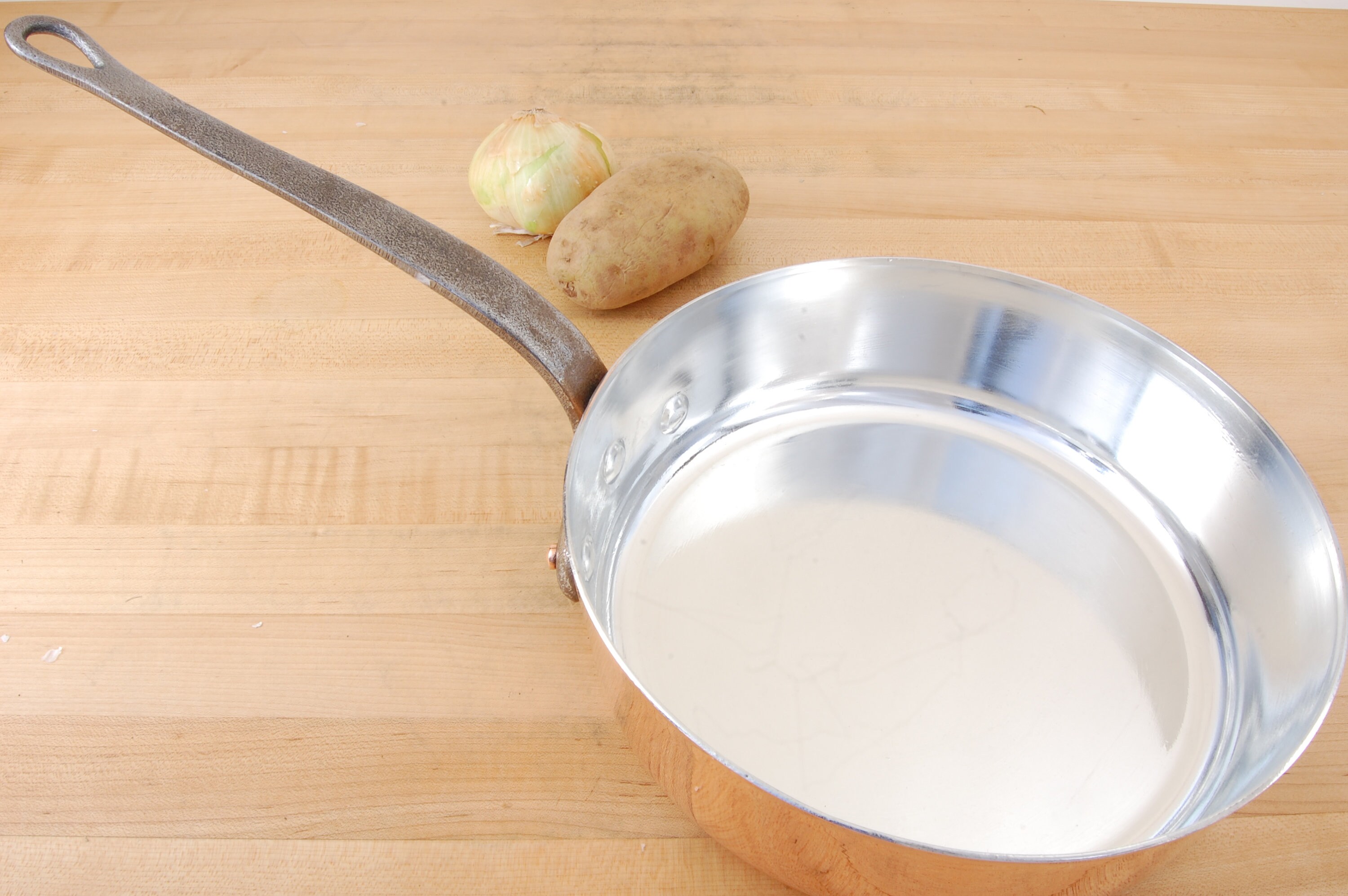 10 Leclerc Saute Retinned and ready for your kitchen. 4lb 15oz. This