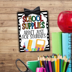 - Schulzubehör nicht nur für Schüler - Ersttagslehrer-Geschenk - Lehrerin zum Ausdrucken - Zurück zum Schultag - PTO- PTA - Willkommen zurück