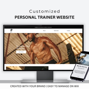 Puede incluir: Una maqueta de sitio web para un entrenador personal, con un hombre musculoso haciendo ejercicio en un gimnasio. El sitio web tiene un esquema de color blanco y negro e incluye una llamada a la acción para obtener más información. El sitio web también incluye testimonios de clientes.