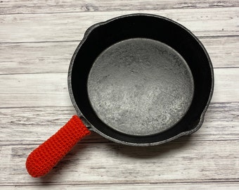 Crochet Cast Iron Hot Handle Potholder kitchen accessory/Mother's Day/stocking stuffer/gift/camping
