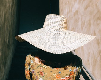 Straw Hat Palm Leaf - Beach Hat - Sun Hat - Summer Hat - Handwoven - Diameter 27 cm