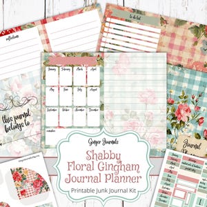 Op de afbeelding: Een verzameling afdrukbare journaalpagina's met bloemen- en ruitpatronen. De pagina's bevatten gelinieerd papier, een takenlijst, een maandkalender en decoratieve elementen. De tekst op de pagina's bevat "reflecties", "dit dagboek is van" en "Journal".