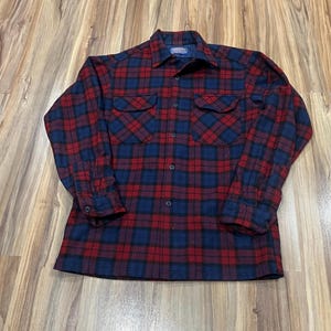 Liten vintage 70-tals ull Pendleton blå/röd rutig skjorta med knappar och öglor i krage