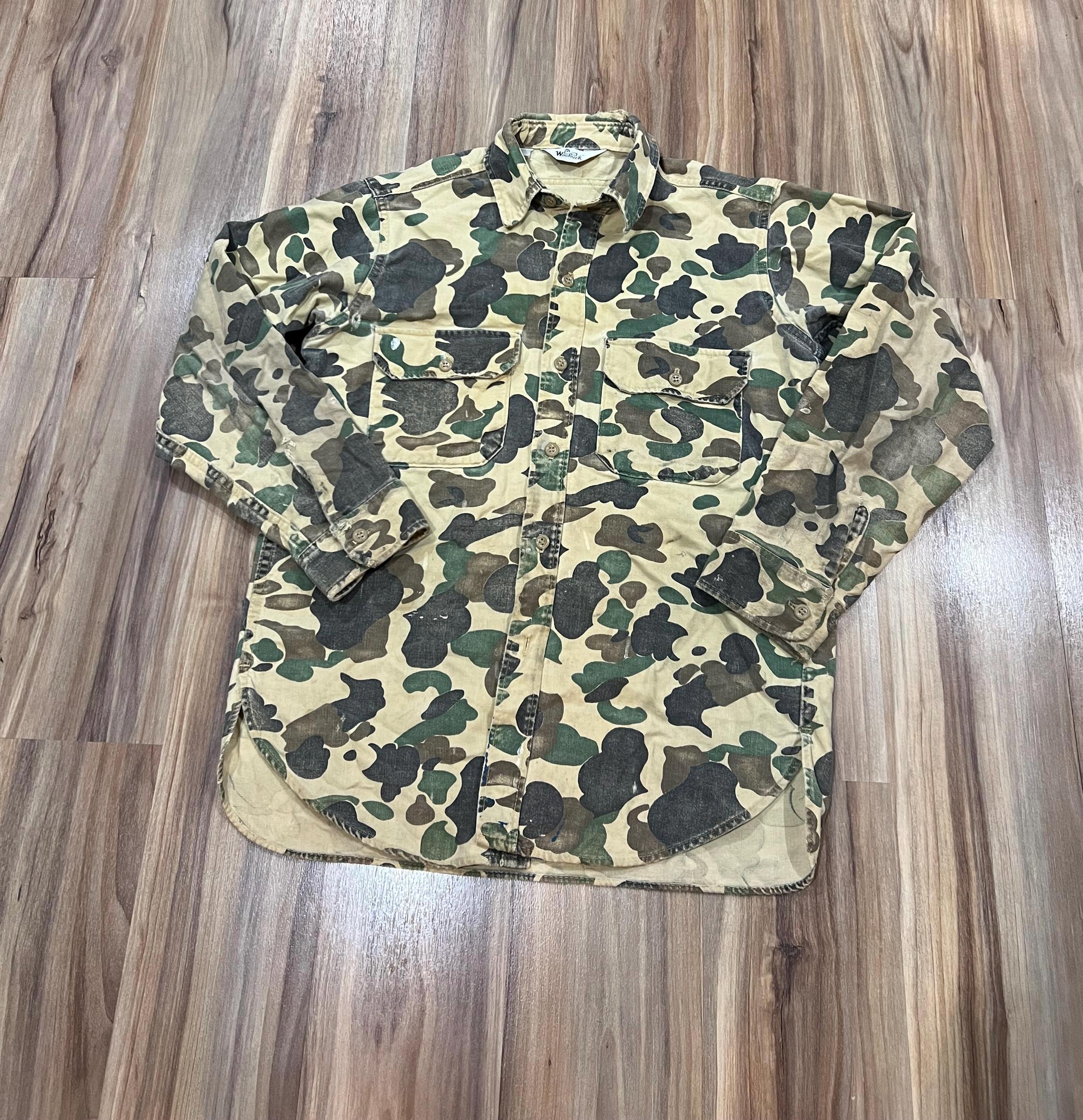 Medium Vintage 80s Woolrich Distressed Duck Camo 100% Cotton