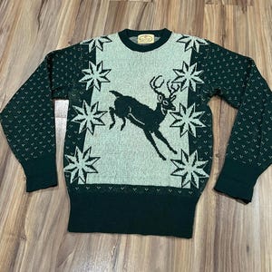 Small Vintage 40s 50s Welgrume Deer Novelty Print Knit Two Tone Ski Sweater USA Made