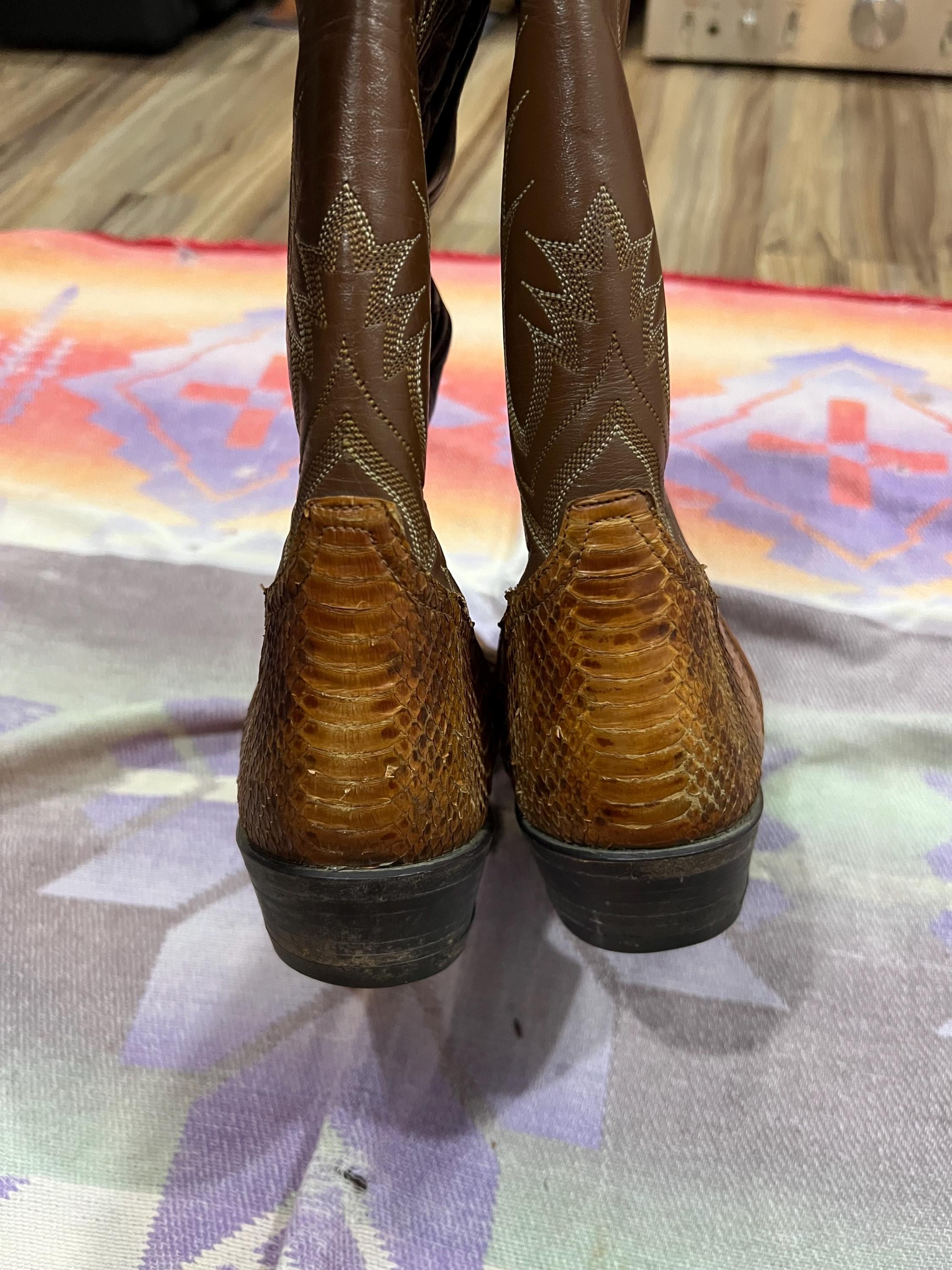 Size 9.5 EE Vintage 80s Tony Lama Snakeskin & Leather Cowboy