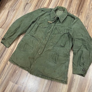 Small Regular Vintage 1950s US Army Distressed Military Field Jacket Coat Olive Green OG-107 Cold Weather M-65 M-1951