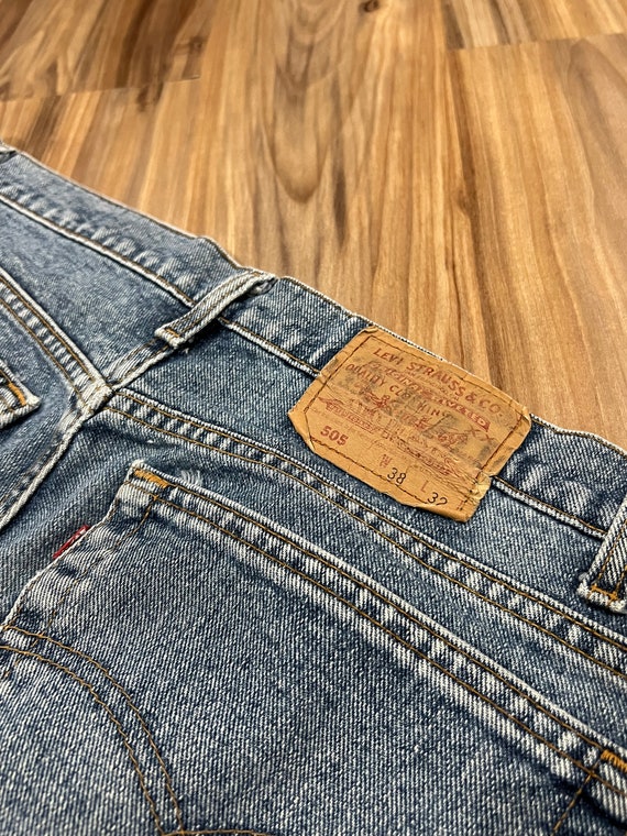 36x32 Vintage Levi's 505 Light Wash Denim Jeans P… - image 5
