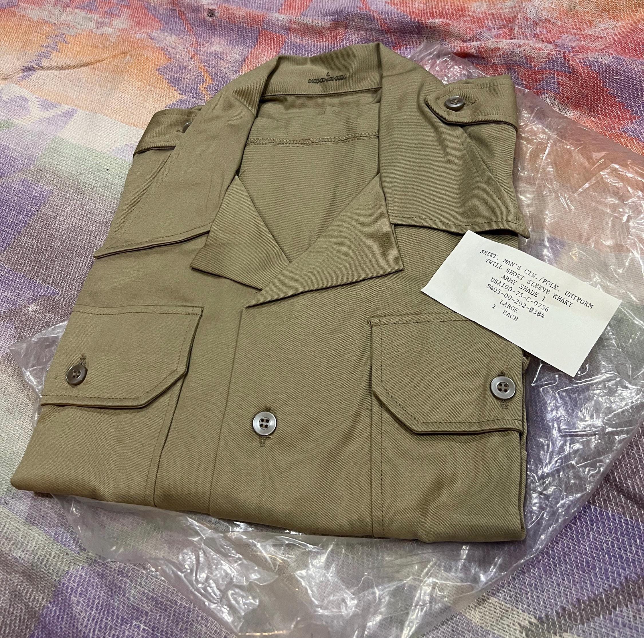 Large Vintage 70s Deadstock US Army Cotton Poly Khaki Officer