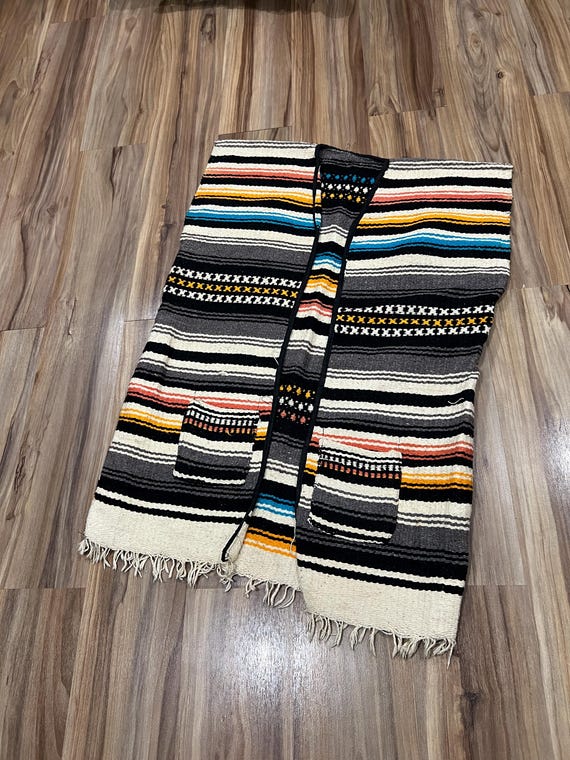 L/XL Vintage 60s Mexican Southwestern Hand Woven Poncho Blanket Rug Vest Serape