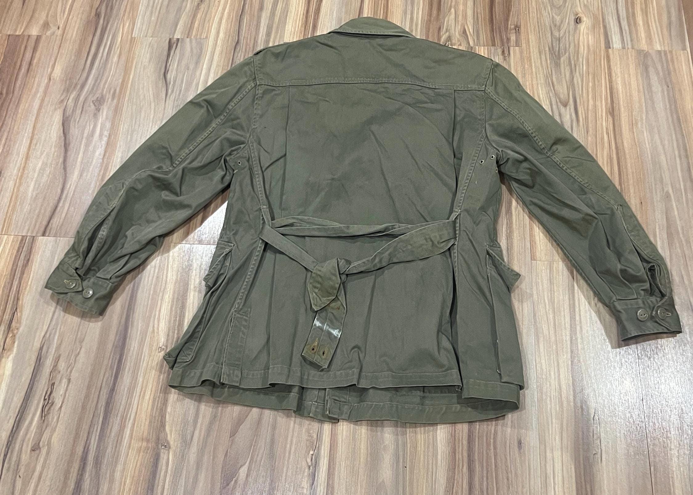Large Vintage 60s Canadian Army Military Field Bush Jungle Jacket