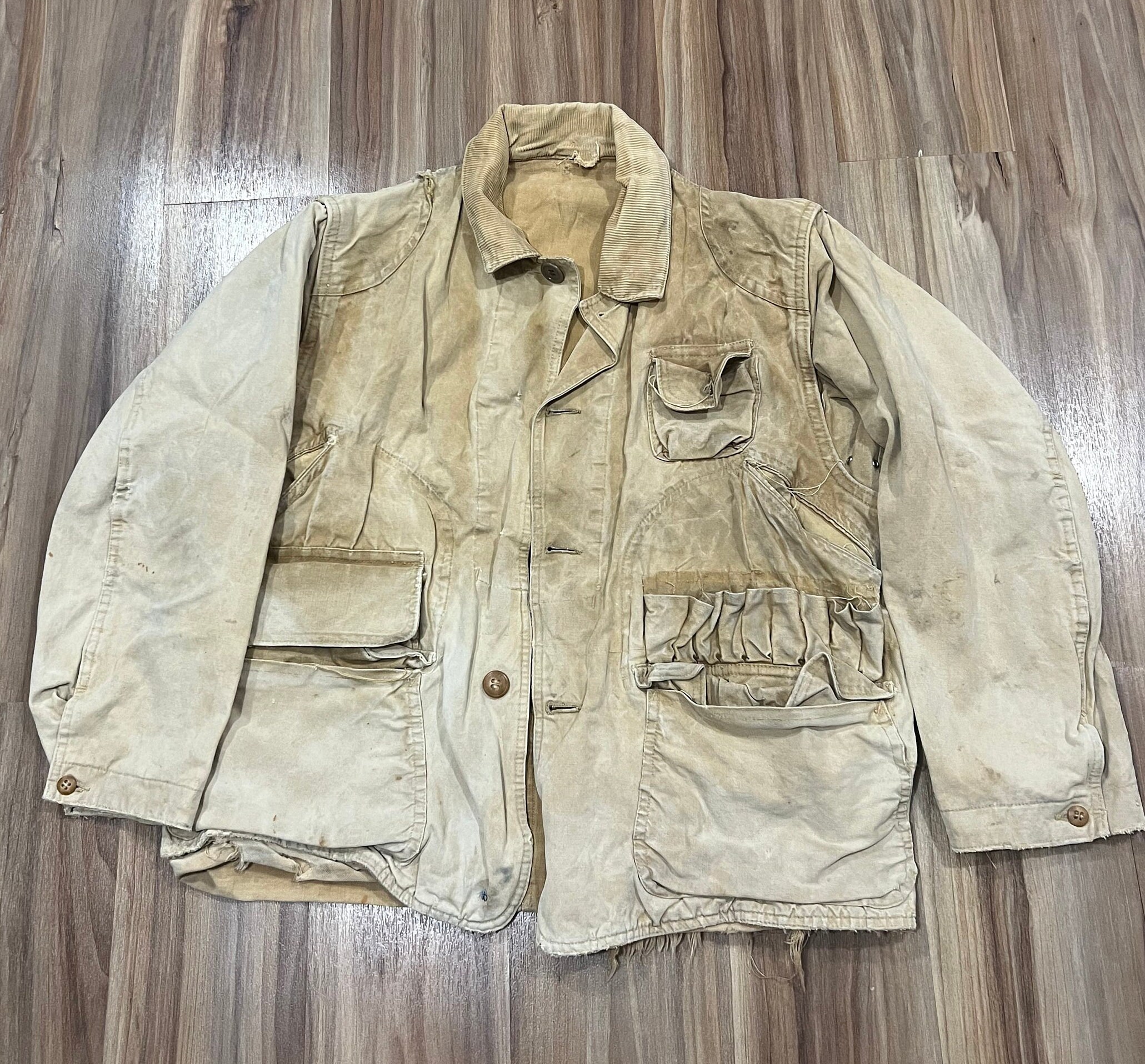 Small Vintage 40s 50s Sun Faded Distressed Hunting Jacket