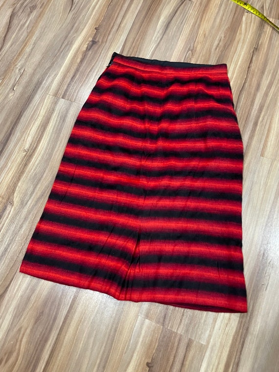 Sz 26 Vintage 50s Hot Red Shadow Stripe Skirt Sof… - image 2