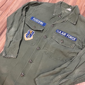 Medium Vintage 60s 70s US Military Air Force Vietnam War Long Sleeve Cotton og-107 Button Up Shirt Fatigue USA Made USAF Patch