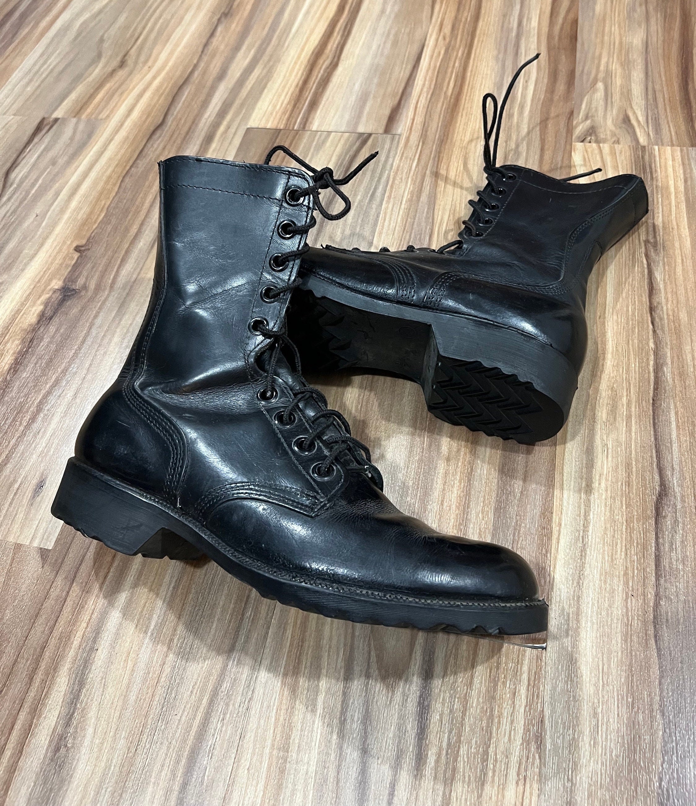 8.5R Vintage 70s US Army Combat Military Boots Black Leather 