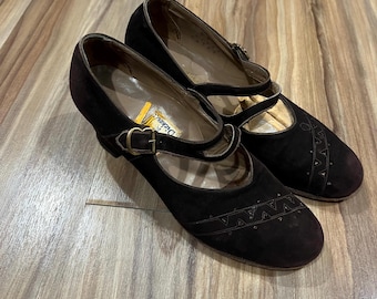 6B Women's Vintage 30s Suede Leather Strap On Shoes by Dickers 1930s