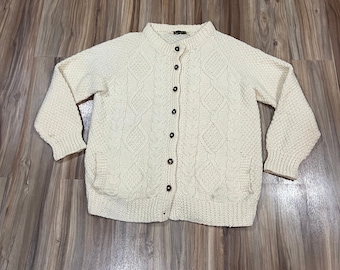 Mittelgroße Vintage 80er Jahre Wolle Zopfmuster Irish Sweater Cardigan Button Up Creme Off White