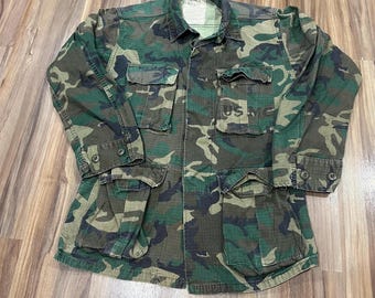 Vintage 1970s Vietnam War Era USMC ERDL Camo Fatigue Jungle Jacket