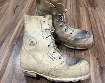Size 12R Vintage US Military Bata Cold Weather Bunny Mickey Boots