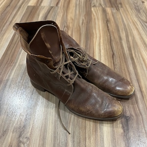 Antique Victorian Era Ladies Brown Lace Up Leather Heel Boots