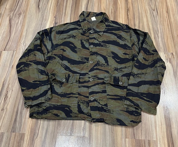 Grote Vintage jaren 70 Tiger Stripe Camo Jachtjas Shirt