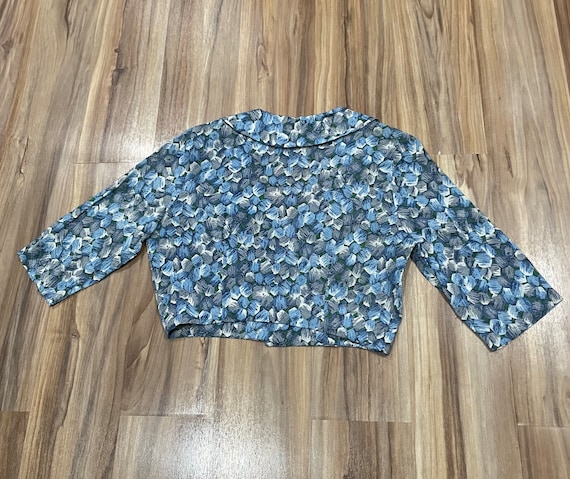Small Vintage 40s Sheer Blouse Top Floral Blue Cr… - image 2