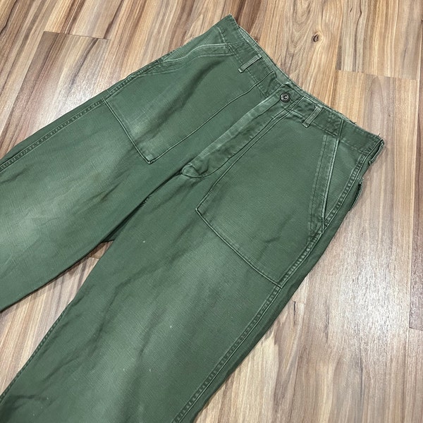 32x29 Vintage 70s OG-107 Military US Army Trousers Pants Zipper Fly Cotton Olive Green Distressed 1974