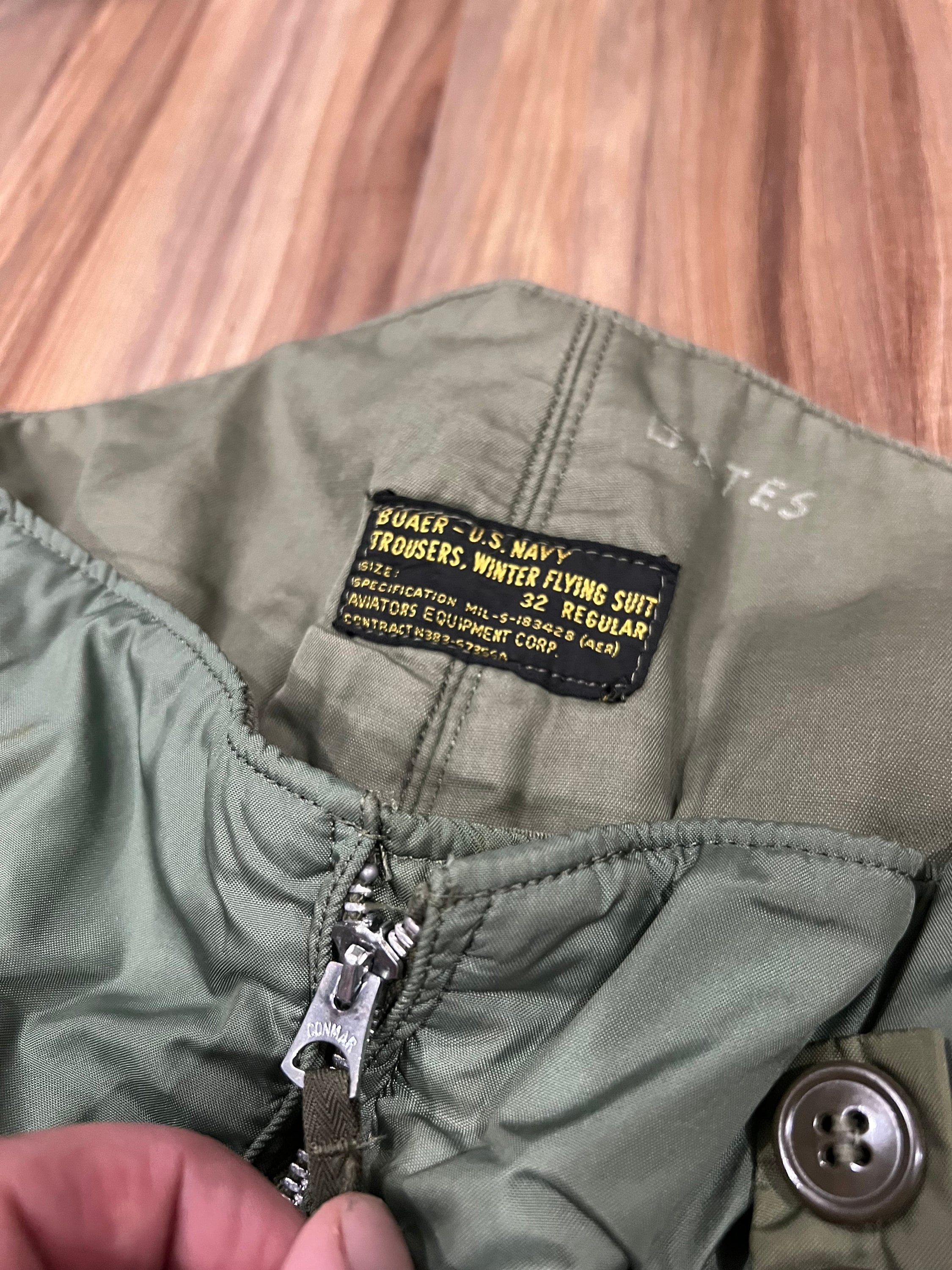 Size 32 Vintage 40s 50s US Military Winter Flying Suit Size 32 Vintage 40s 50s US Military Winter Flying Suit