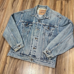 Small Vintage 90s Levi&#39;s Denim Jean Trucker Jacket Dark Faded Distressed Light Wash USA Made