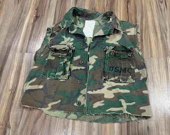 Small Cropped Vintage 70s ERDL Hot Weather Camo Stencil usmc Class 2 Poplin Ripstop Jungle Jacket