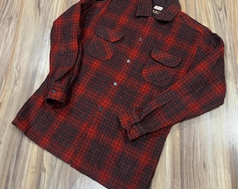 Camisa grande vintage de lana a cuadros rojos de los años 50 con cuello de lazo y botones, color azul marino, Exchange Tailor Shop, fabricada en Japón