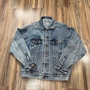 Medium Vintage 80s Levi&#39;s Denim Jean Trucker Jacket Dark Faded Distressed Light Wash USA Made