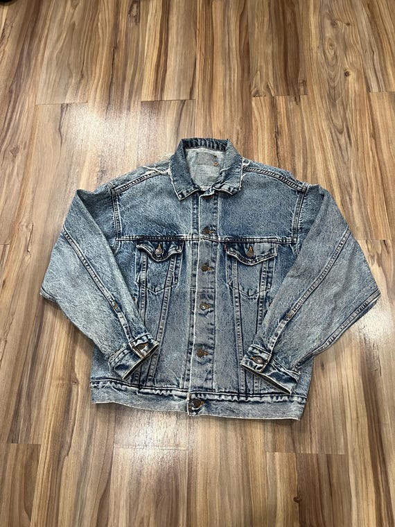 Mittelgroße Vintage 80er Jahre Levi's Denim Jeansjacke dunkel