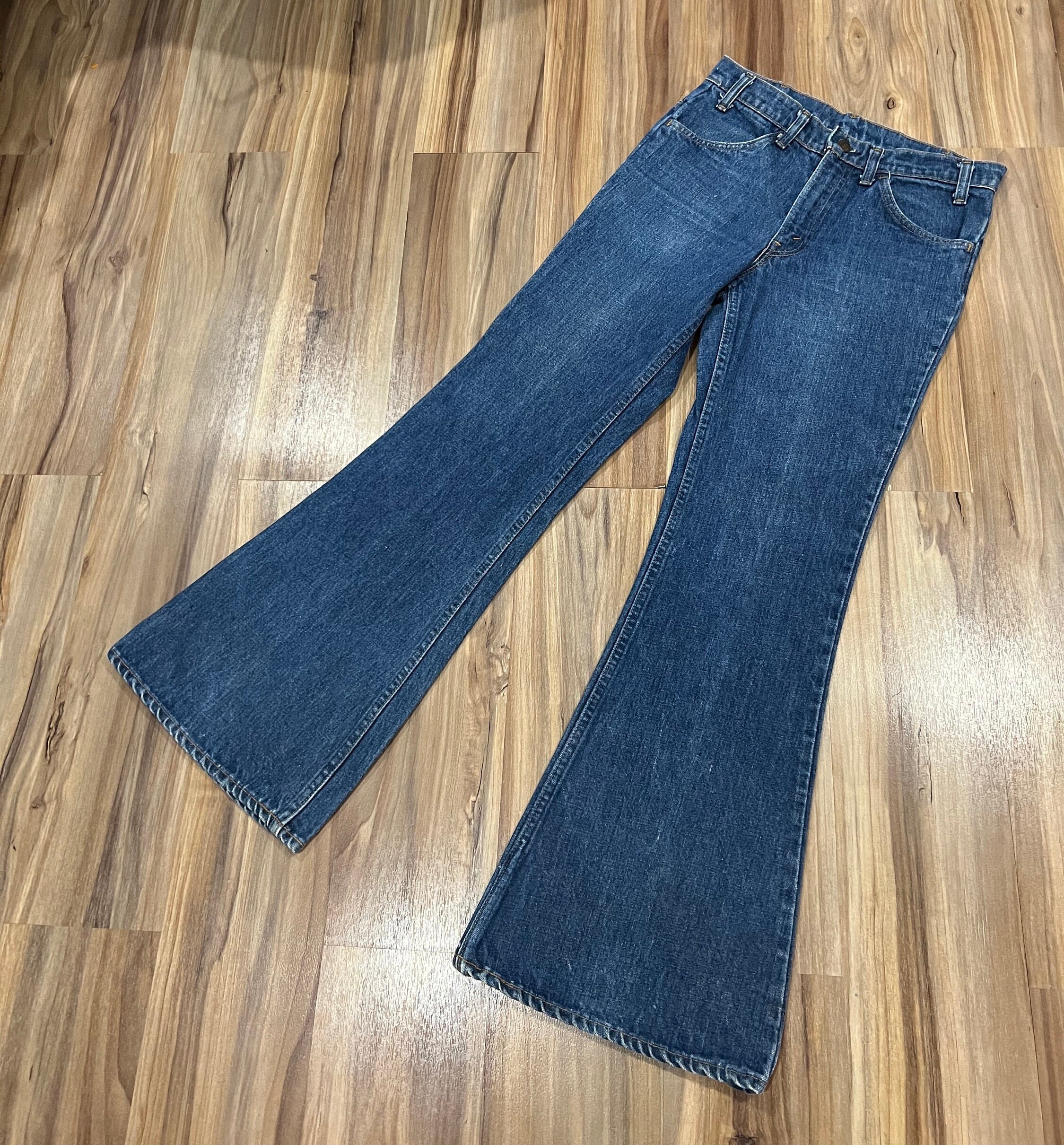 29x31 Vintage 70s 80s Levi's 684 Dark Wash Bell Bottom Flare 29x31 Vintage 70s 80s Levi's 684 Dark Wash Bell Bottom Flare