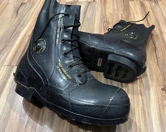 Size 10R Vintage US Military Bata Cold Weather Bunny Mickey Boots 