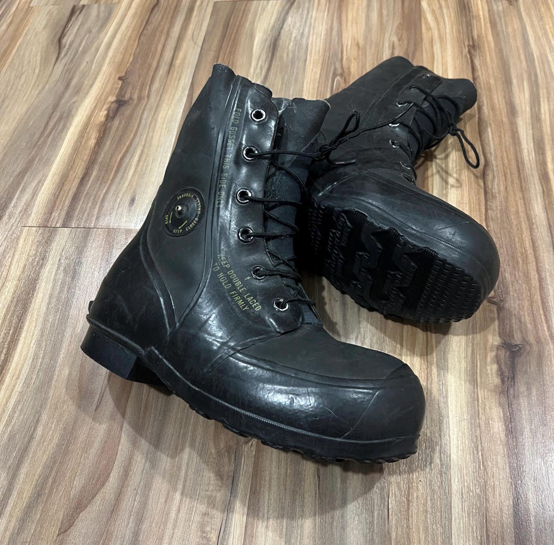 Size 9R Vintage US Military Bata Cold Weather Bunny Mickey Boots